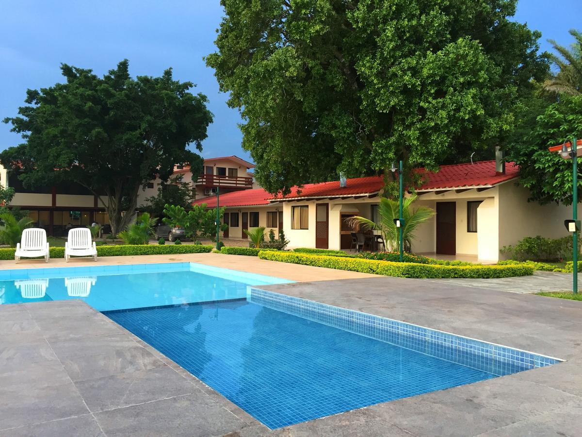 Los Jazmines Hotel Resort Warnes Esterno foto