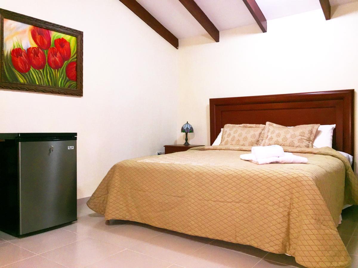 Los Jazmines Hotel Resort Warnes Esterno foto