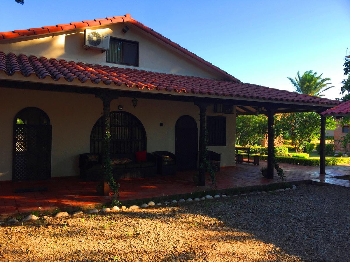 Los Jazmines Hotel Resort Warnes Esterno foto