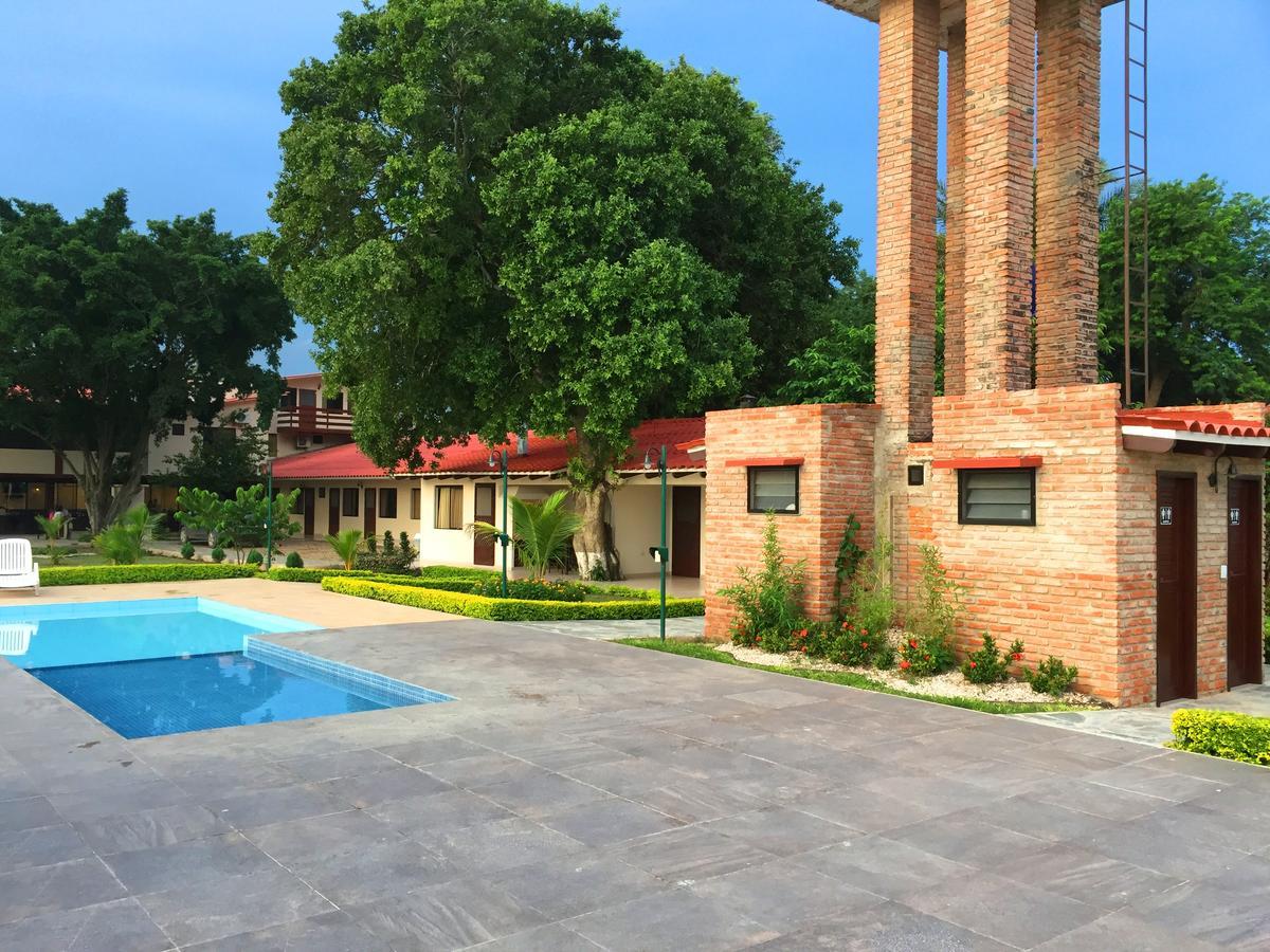 Los Jazmines Hotel Resort Warnes Esterno foto