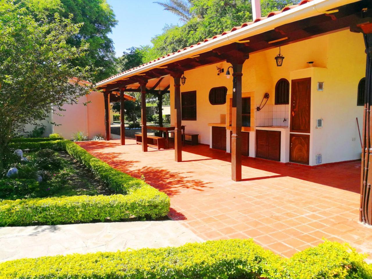 Los Jazmines Hotel Resort Warnes Esterno foto