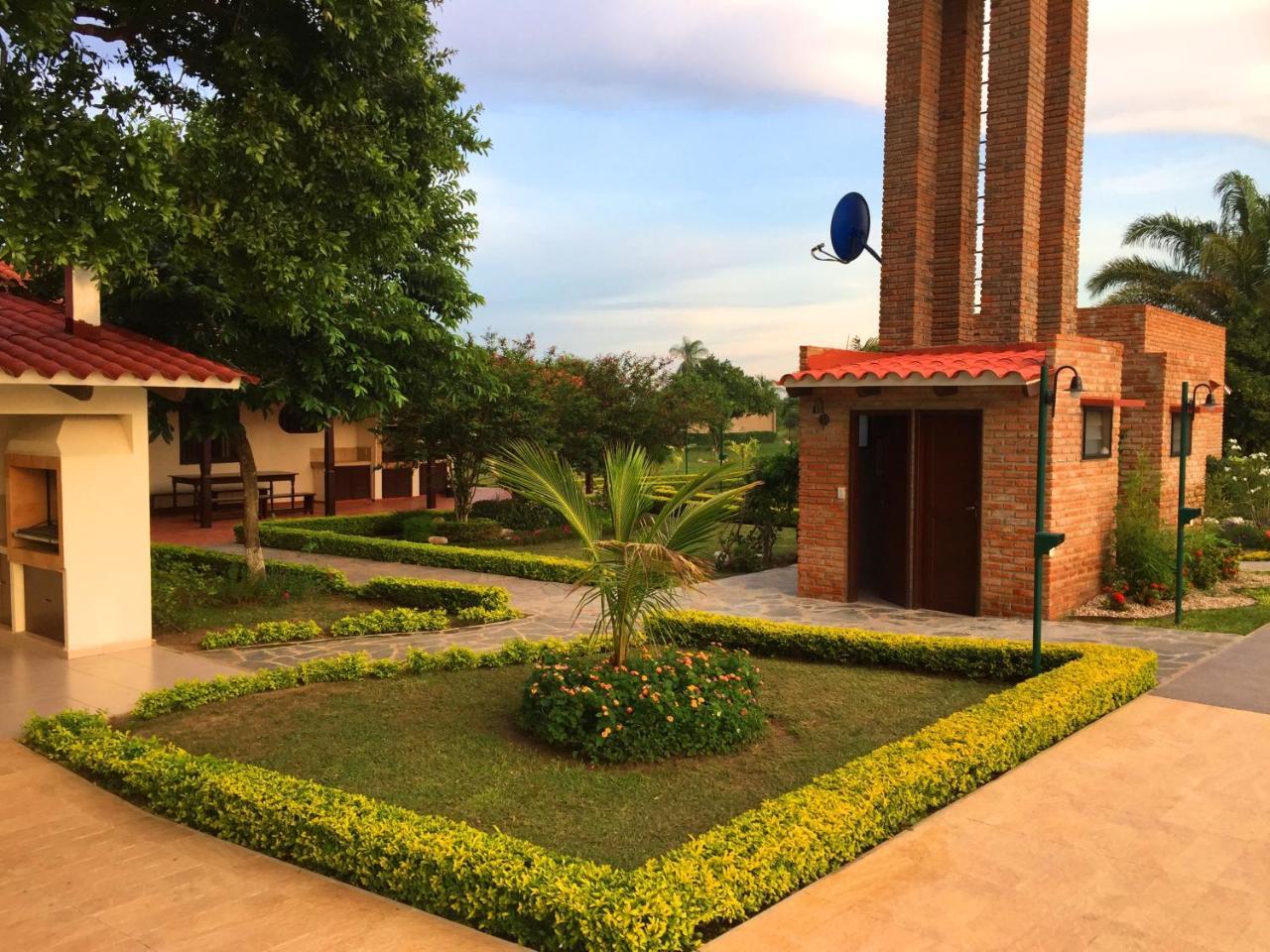 Los Jazmines Hotel Resort Warnes Esterno foto